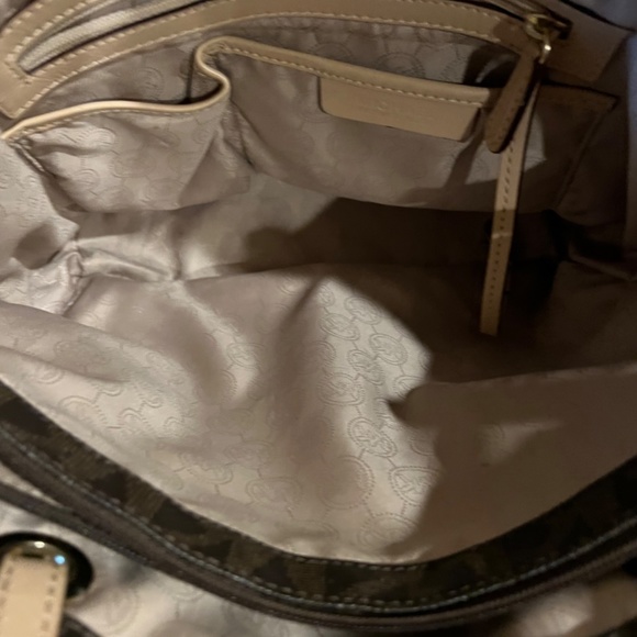 Michael Kors Signature Tote - Picture 4 of 5